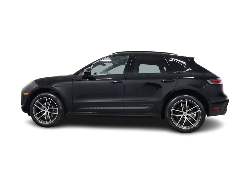 Thumbnail: 2026 Porsche Macan - 3