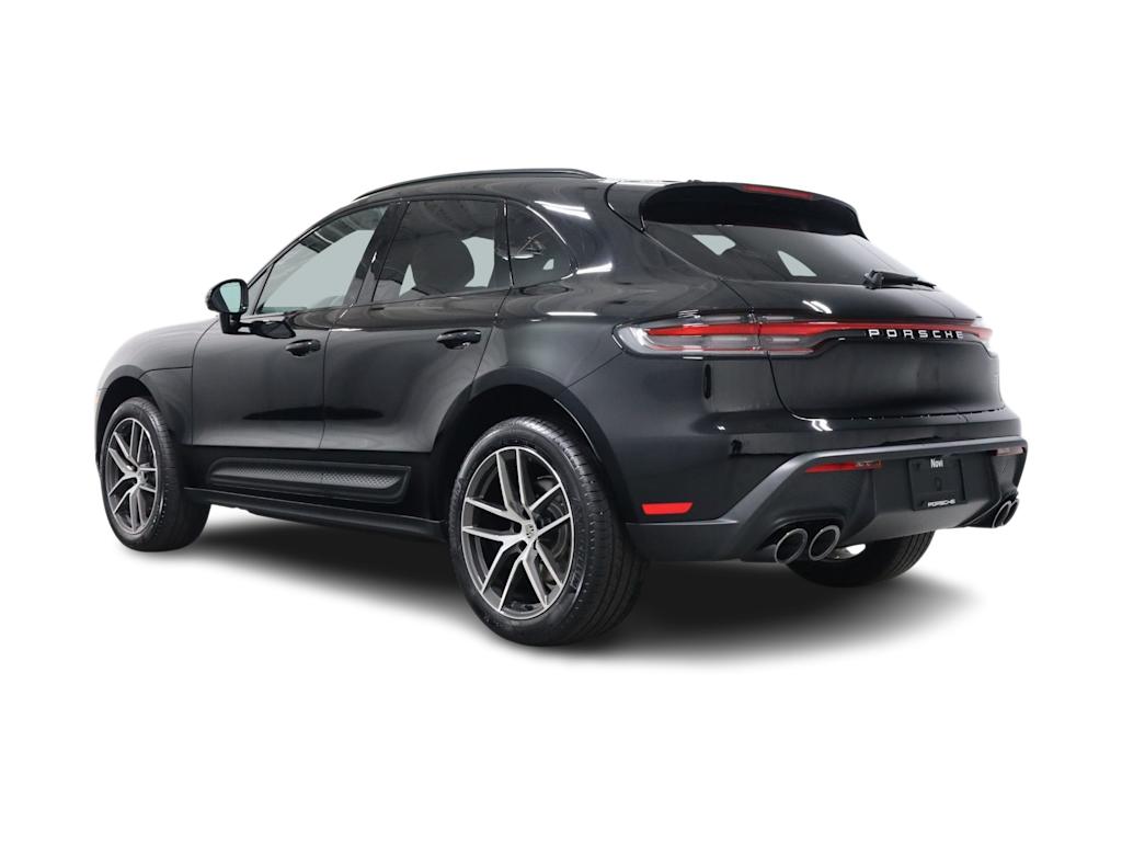 Thumbnail: 2026 Porsche Macan - 4