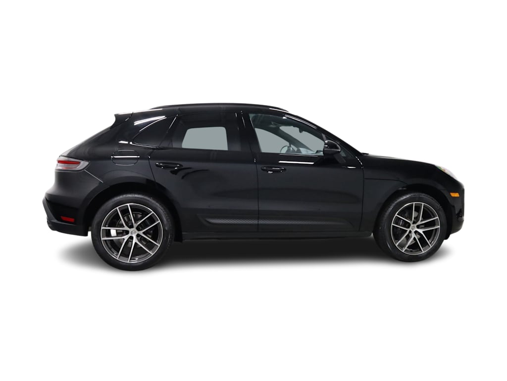 Thumbnail: 2026 Porsche Macan - 21