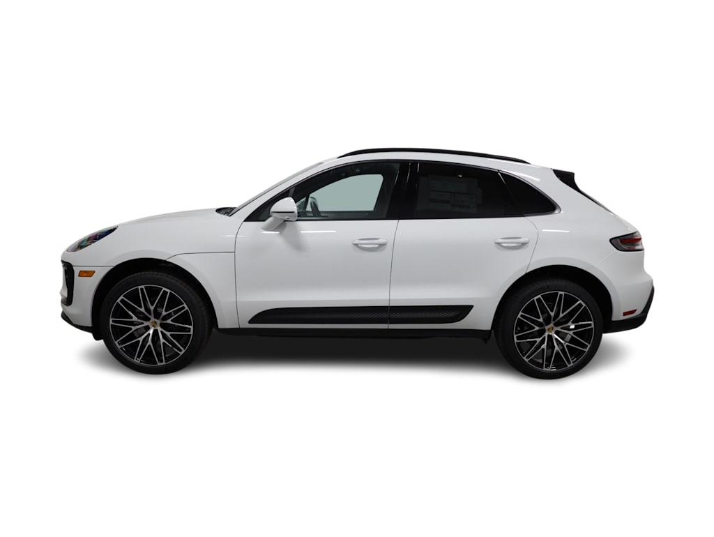 Thumbnail: 2026 Porsche Macan - 3