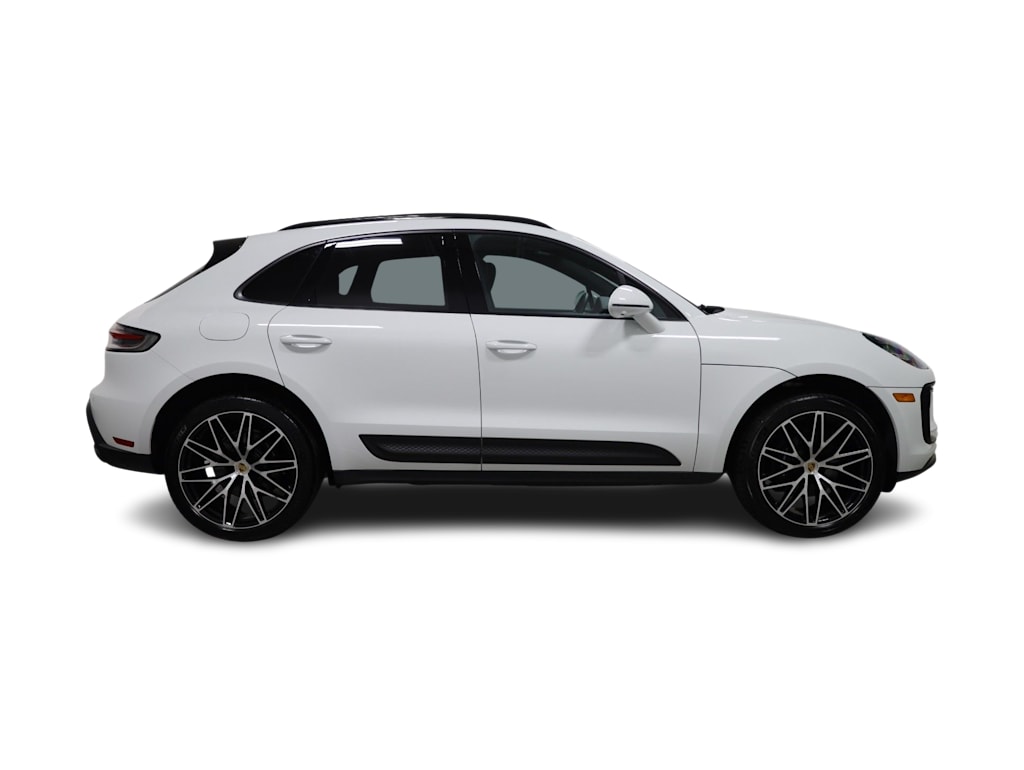 Thumbnail: 2026 Porsche Macan - 22