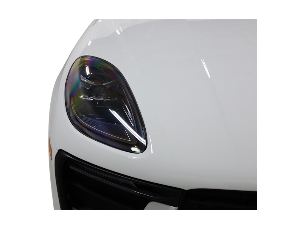 Thumbnail: 2026 Porsche Macan - 25