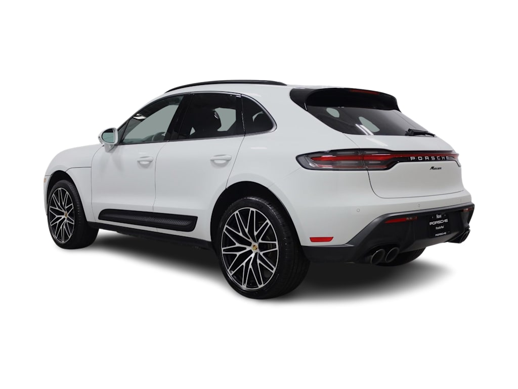 Thumbnail: 2026 Porsche Macan - 4