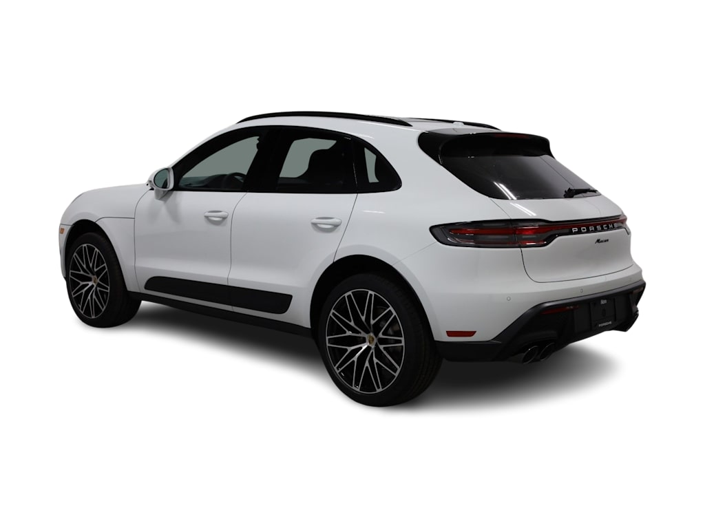Thumbnail: 2026 Porsche Macan - 4
