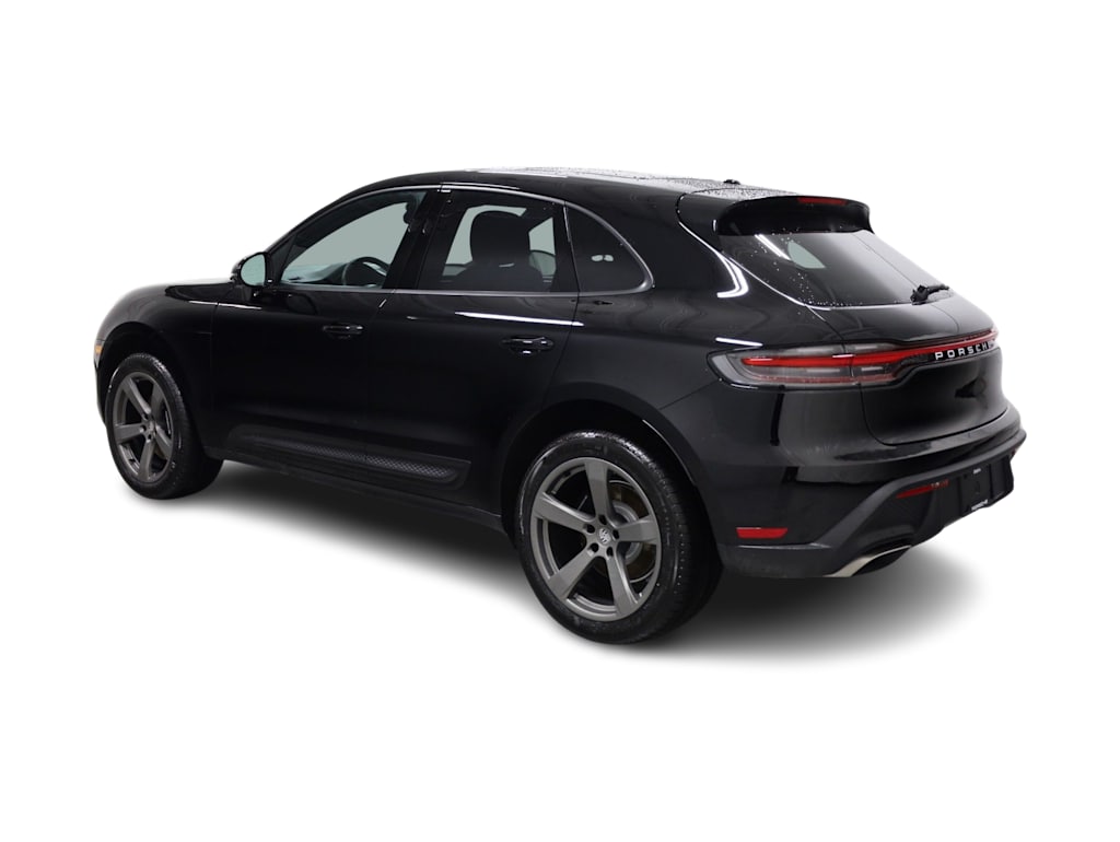 Thumbnail: 2026 Porsche Macan - 4