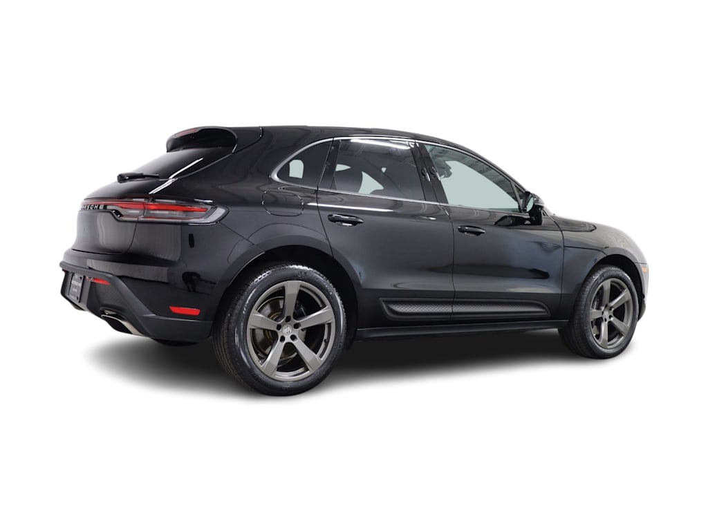 Thumbnail: 2026 Porsche Macan - 20