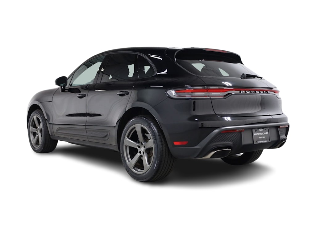 Thumbnail: 2026 Porsche Macan - 4
