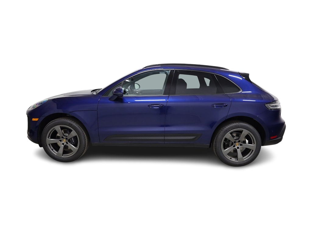 Thumbnail: 2026 Porsche Macan - 3