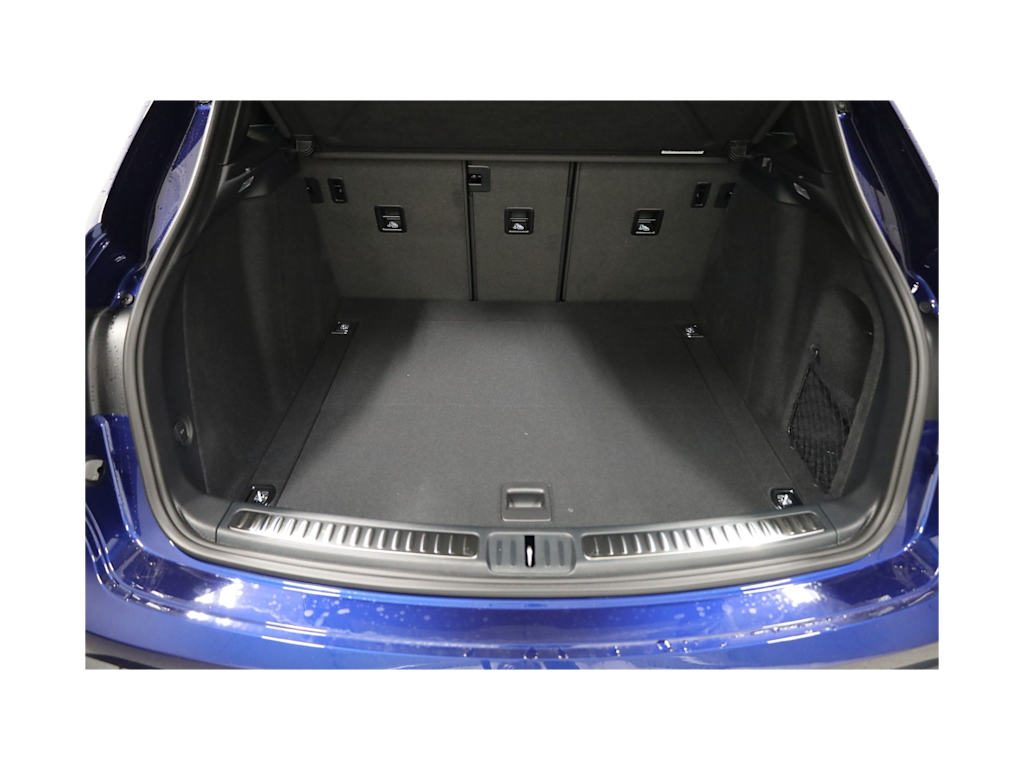 Thumbnail: 2026 Porsche Macan - 19