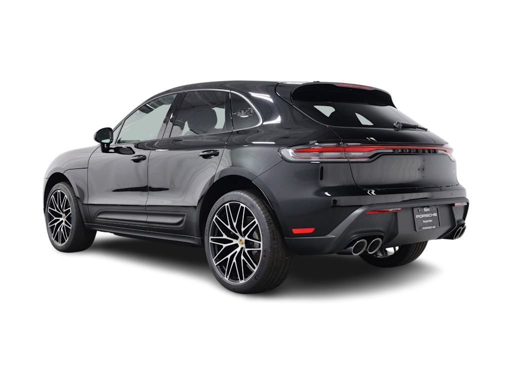 Thumbnail: 2026 Porsche Macan - 4