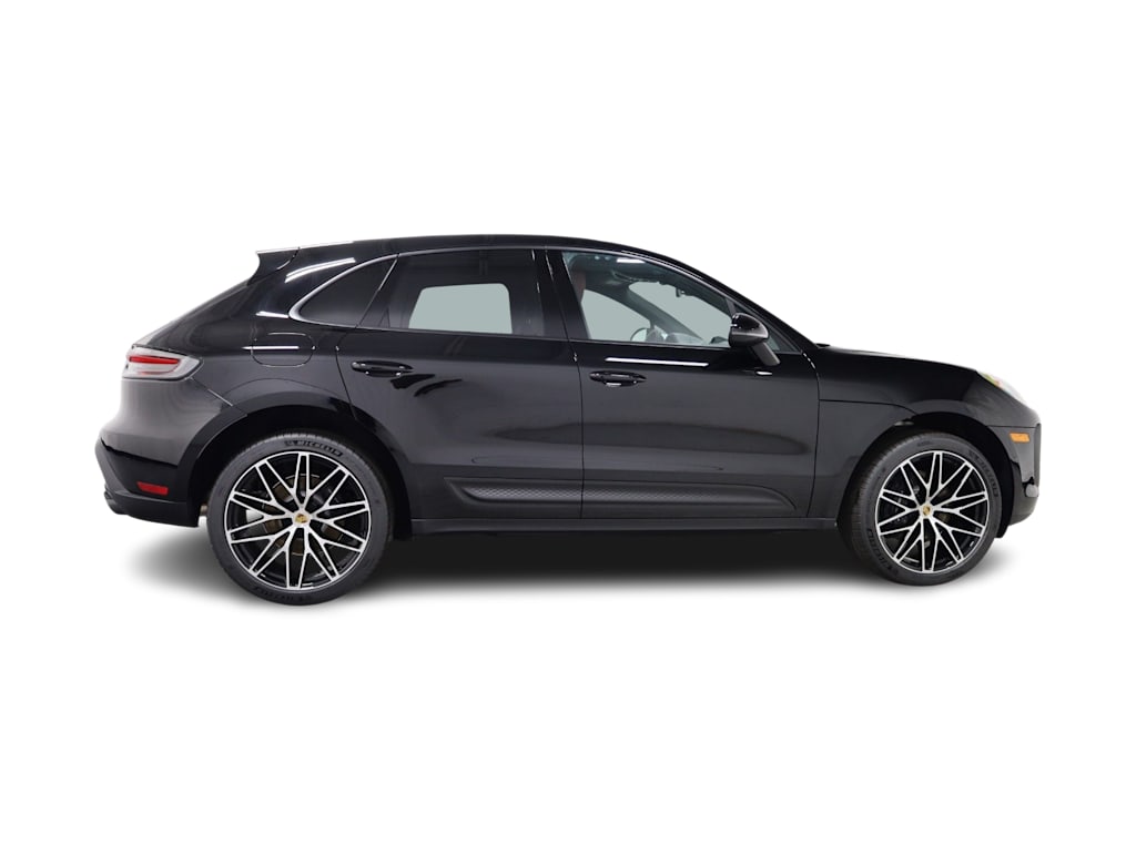 Thumbnail: 2026 Porsche Macan - 21