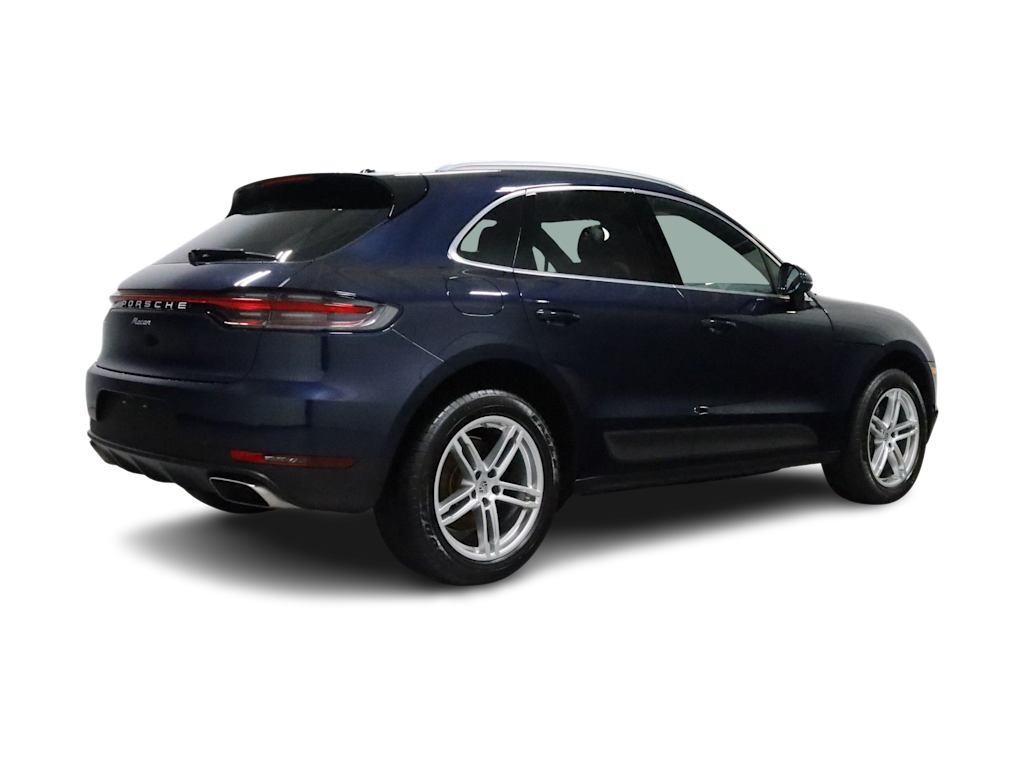 Thumbnail: 2021 Porsche Macan - 21