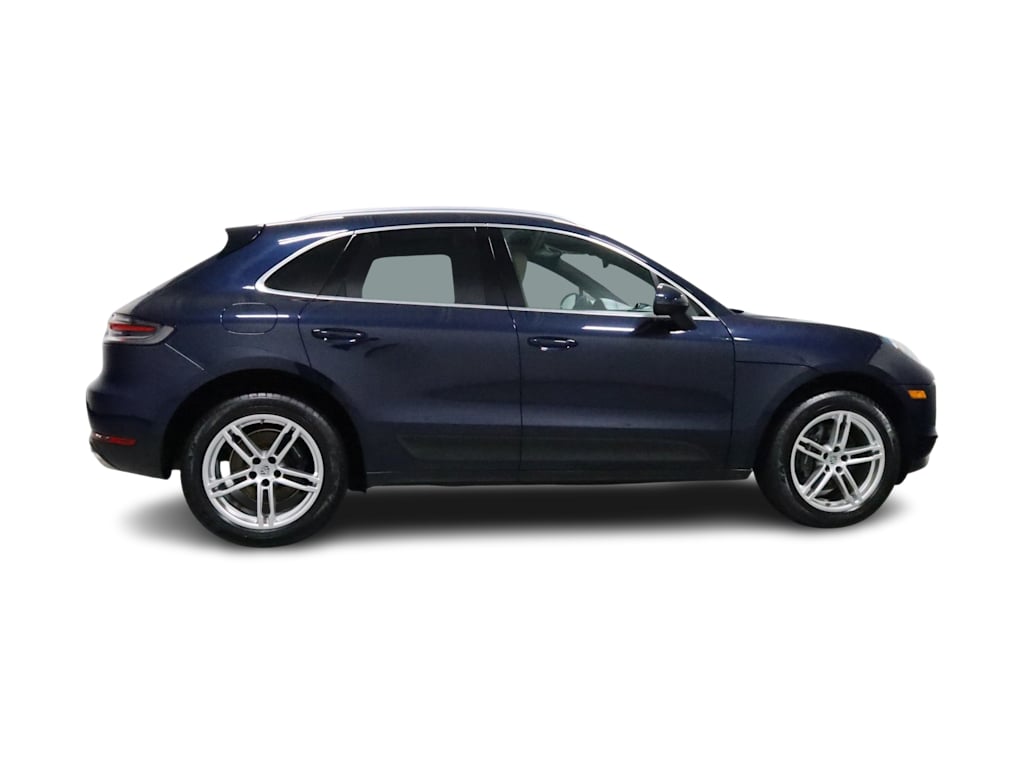 Thumbnail: 2021 Porsche Macan - 22