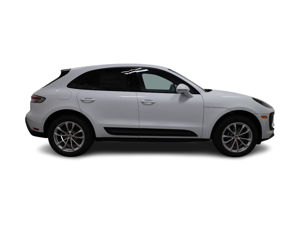 Thumbnail: 2026 Porsche Macan - 23