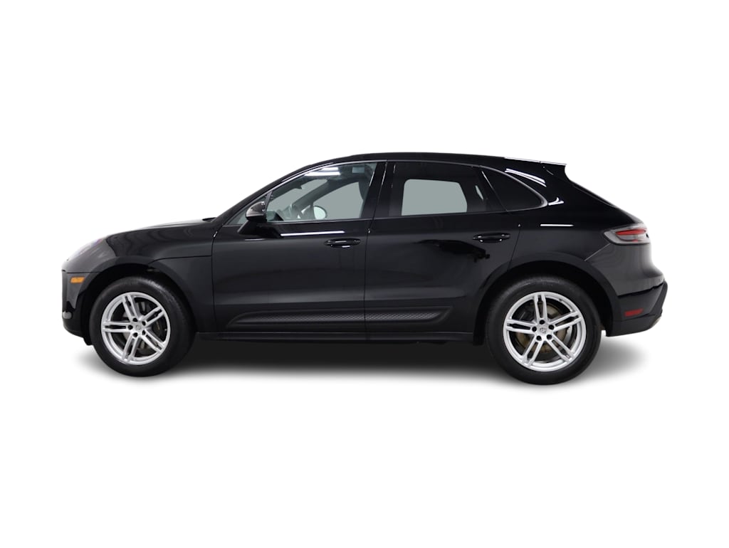Thumbnail: 2024 Porsche Macan - 3