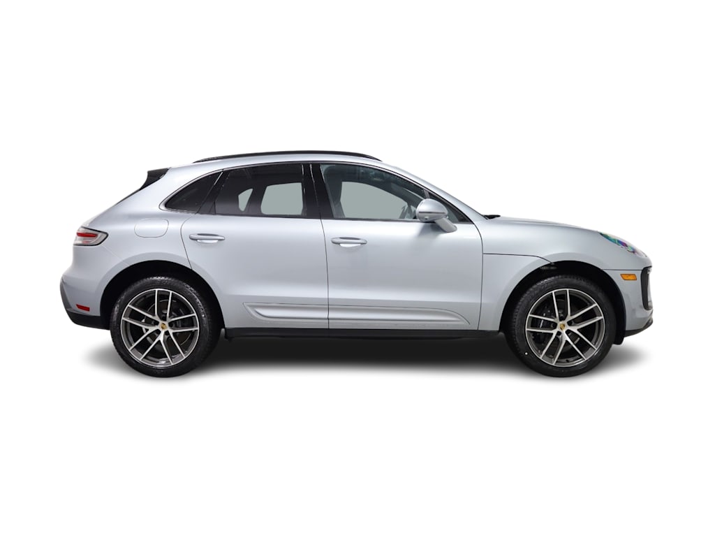Thumbnail: 2026 Porsche Macan - 20