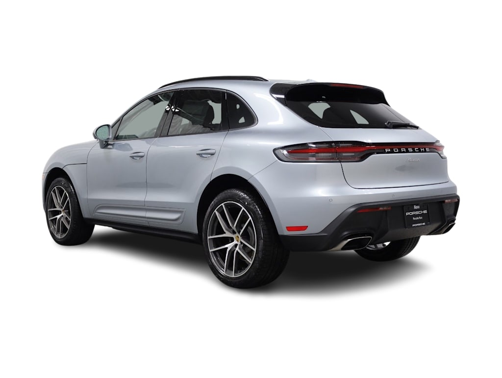 Thumbnail: 2026 Porsche Macan - 4