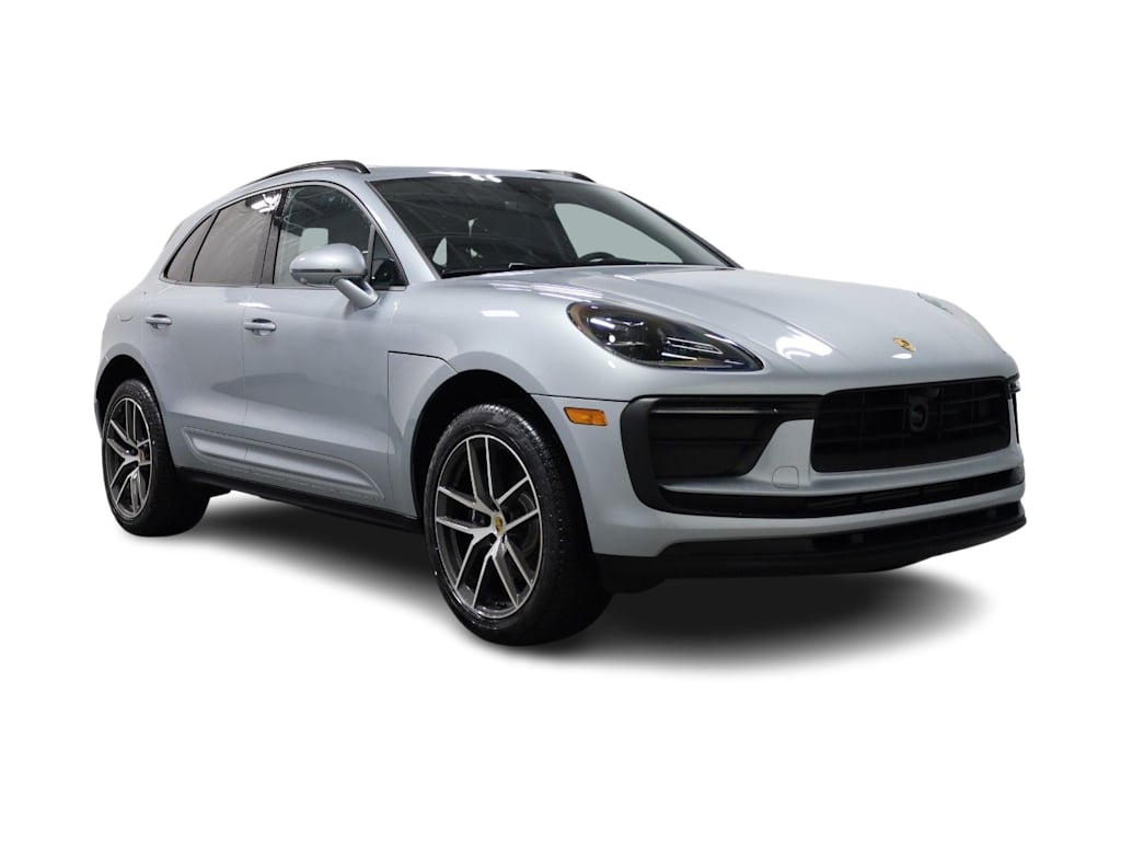 Thumbnail: 2026 Porsche Macan - 22