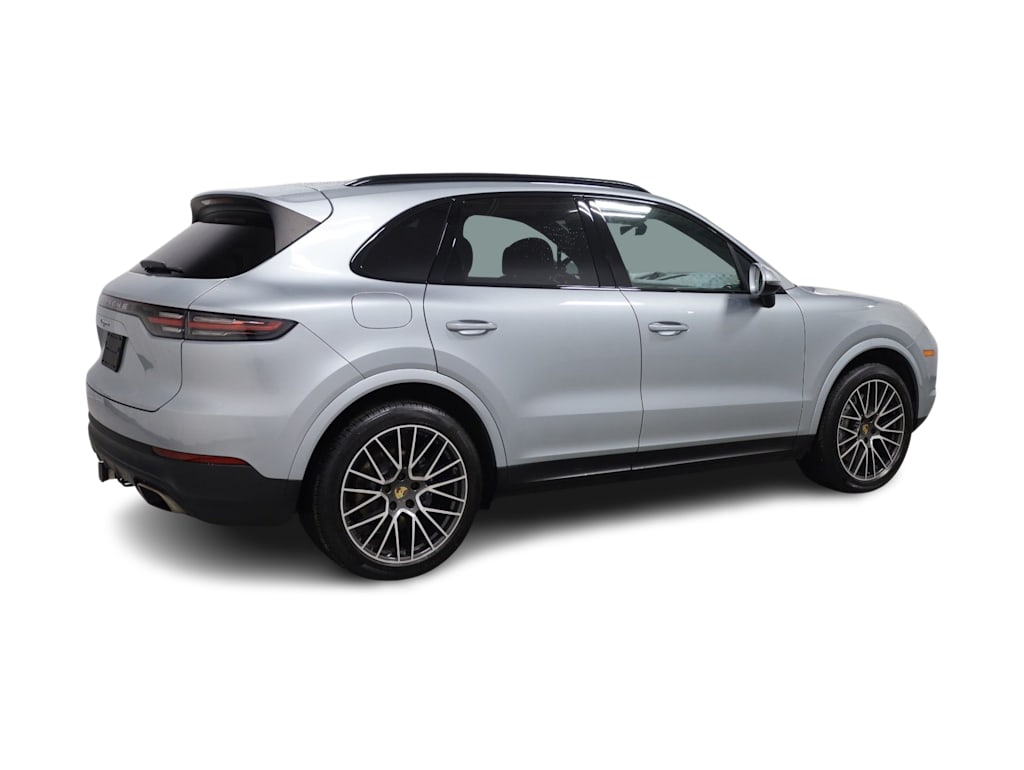 Thumbnail: 2021 Porsche Cayenne - 22