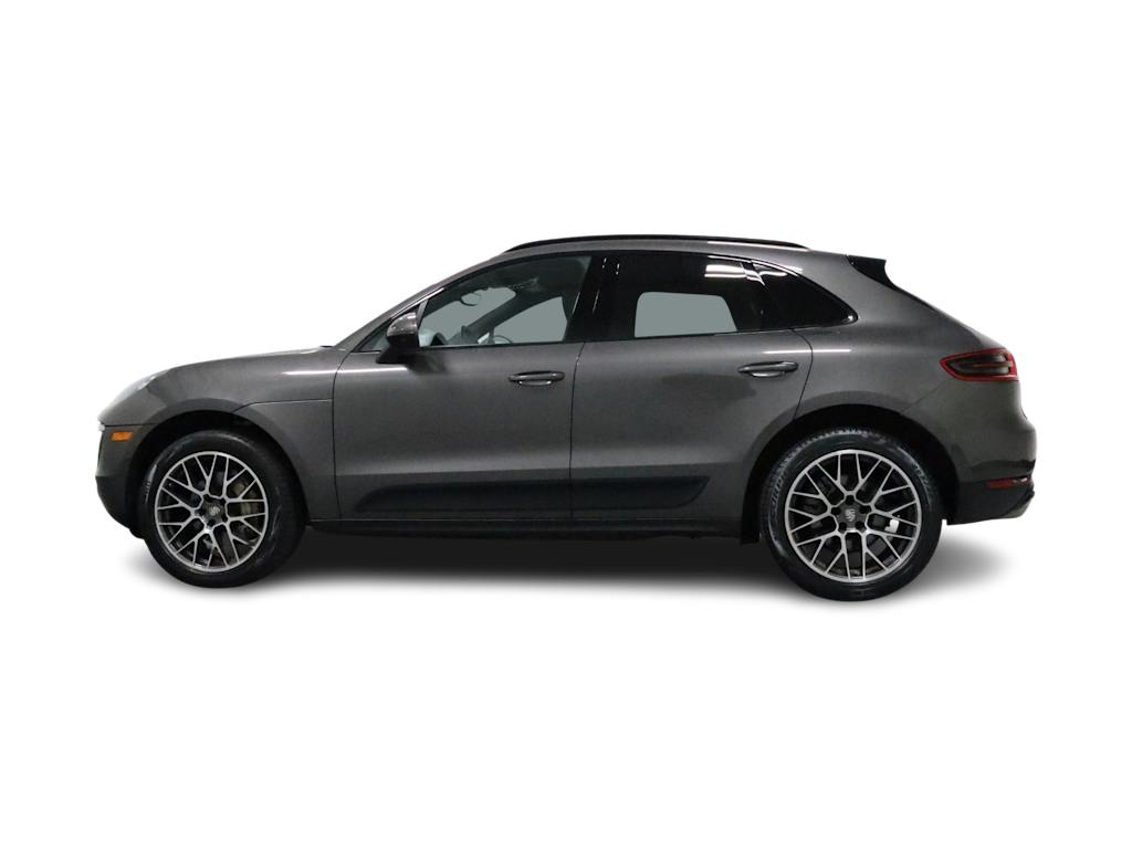 Thumbnail: 2016 Porsche Macan - 3