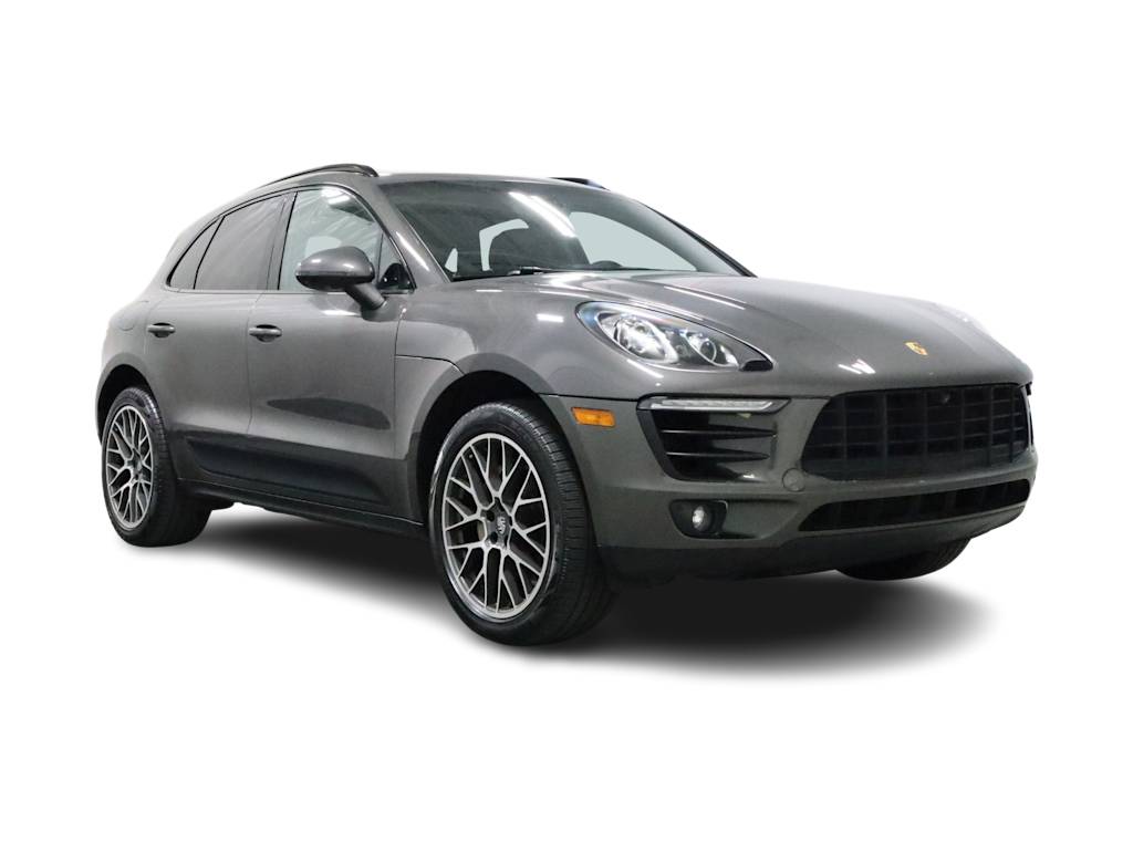 Thumbnail: 2016 Porsche Macan - 25