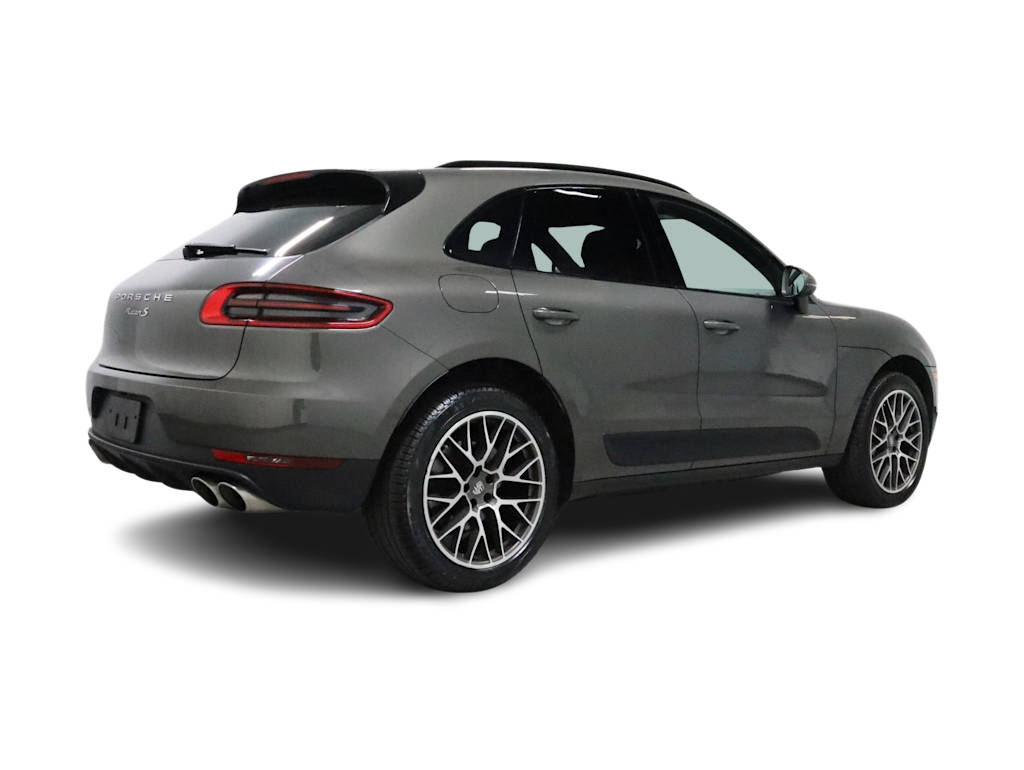 Thumbnail: 2016 Porsche Macan - 22