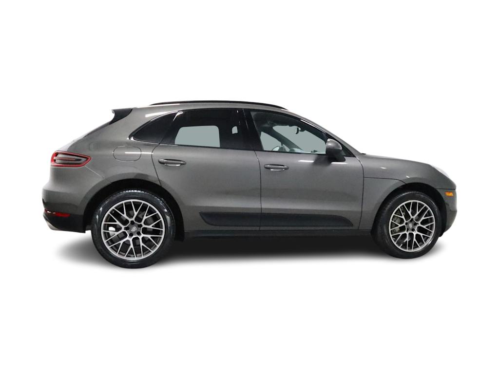 Thumbnail: 2016 Porsche Macan - 23