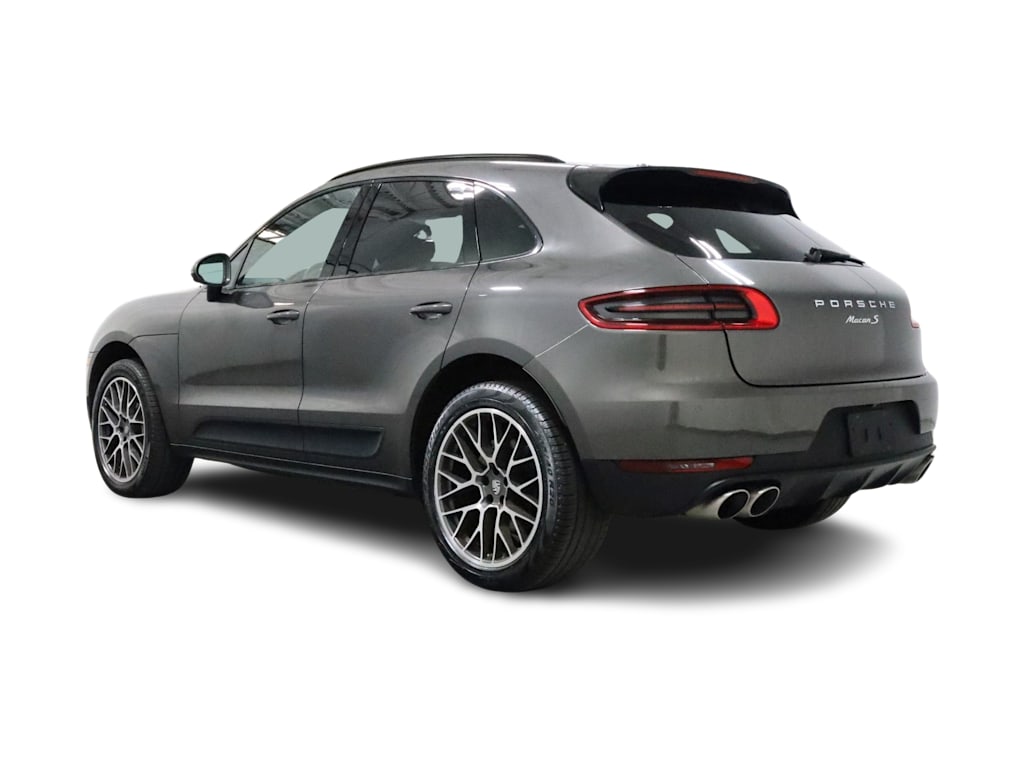 Thumbnail: 2016 Porsche Macan - 4