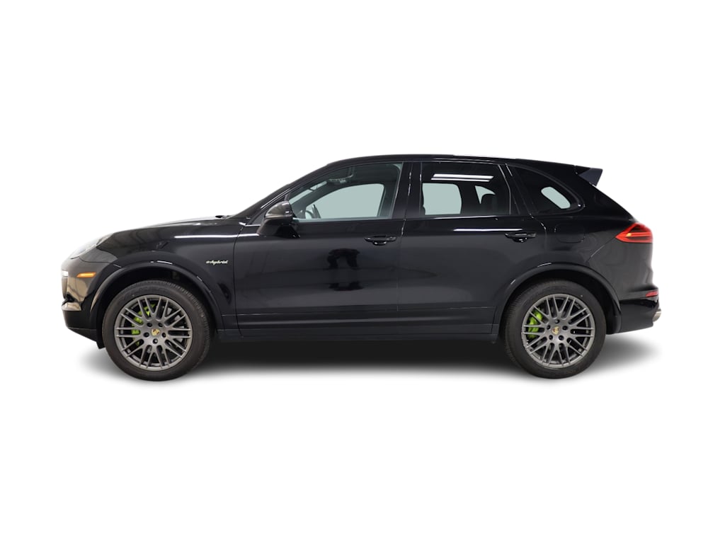 Thumbnail: 2017 Porsche Cayenne - 3