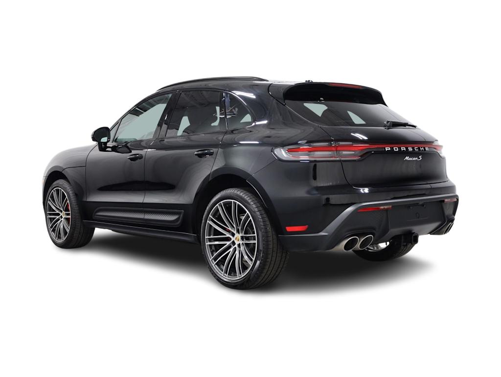 Thumbnail: 2026 Porsche Macan - 4