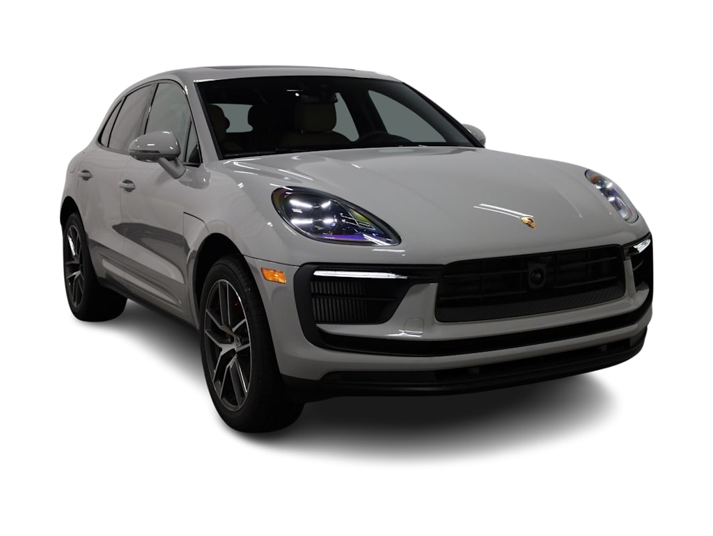 Thumbnail: 2026 Porsche Macan - 25