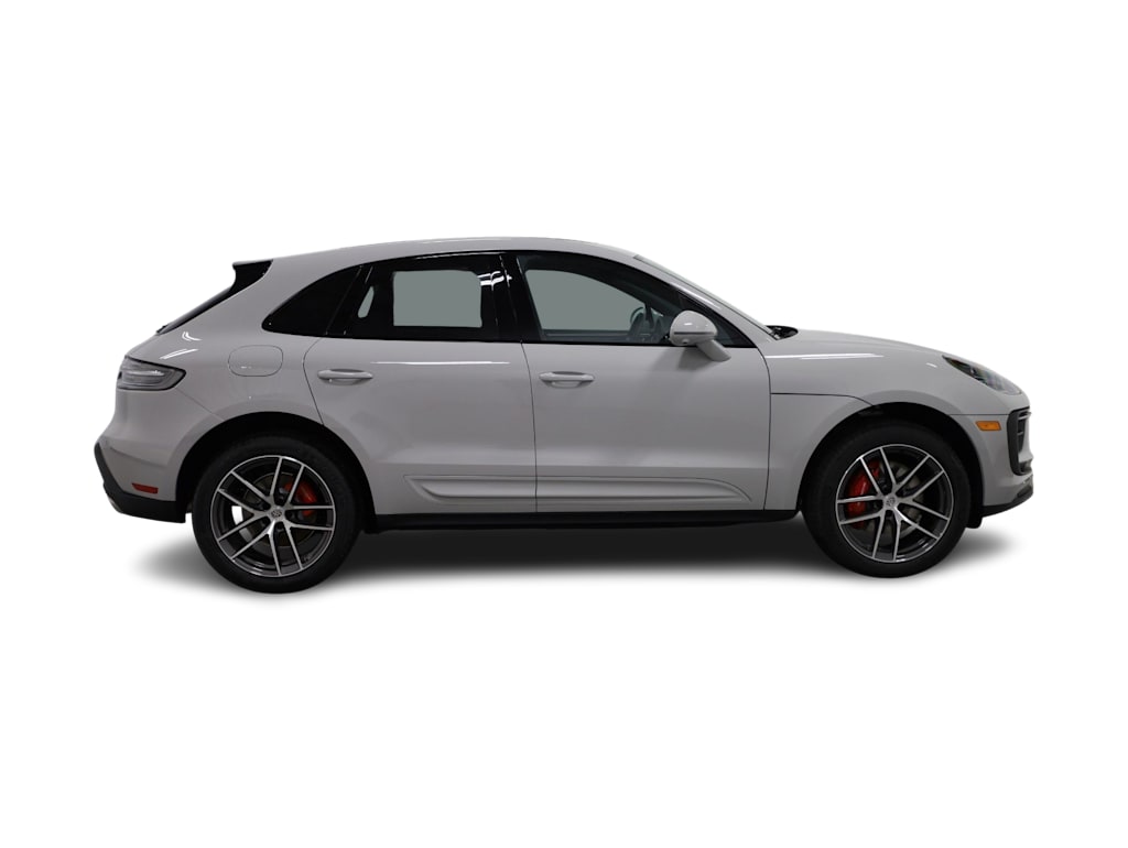 Thumbnail: 2026 Porsche Macan - 23