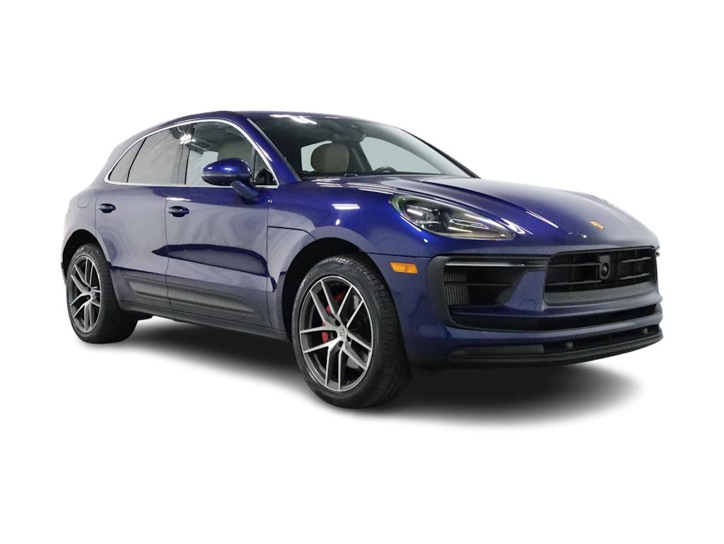 Thumbnail: 2023 Porsche Macan - 25