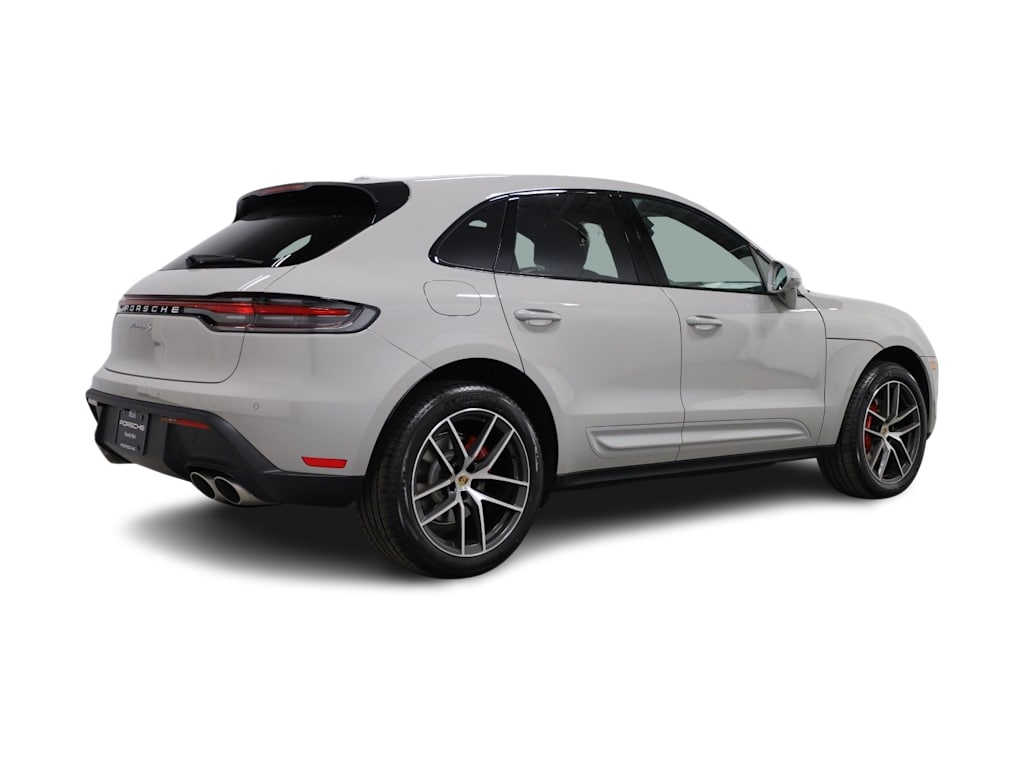 Thumbnail: 2026 Porsche Macan - 20