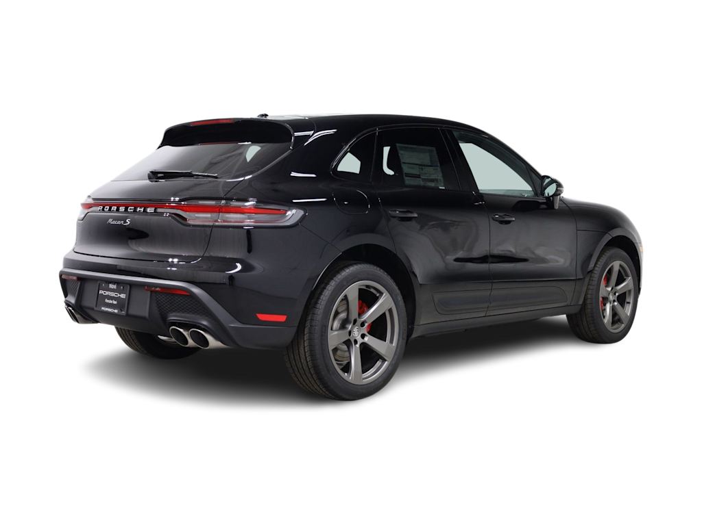 Thumbnail: 2026 Porsche Macan - 20