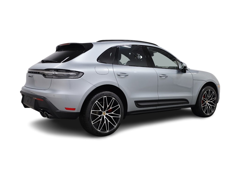 Thumbnail: 2026 Porsche Macan - 20