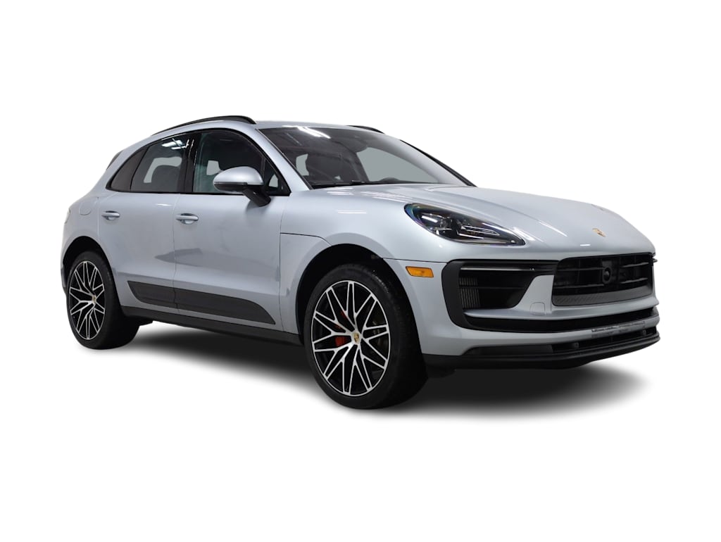 Thumbnail: 2026 Porsche Macan - 23