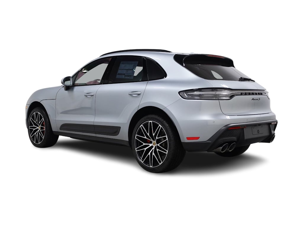 Thumbnail: 2026 Porsche Macan - 4