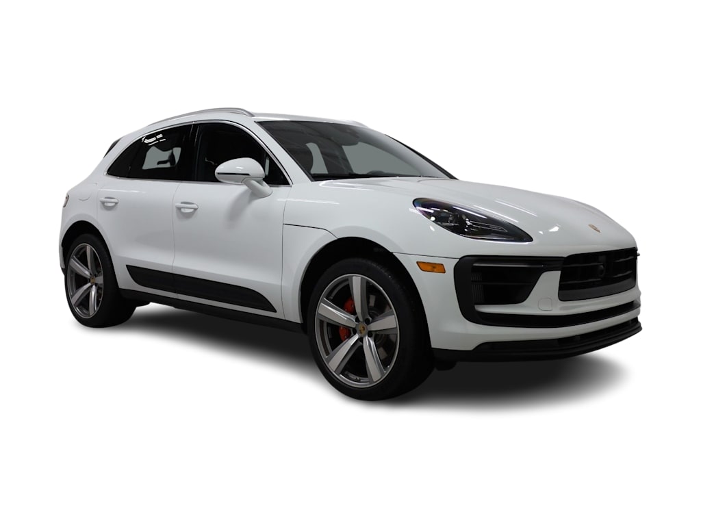 Thumbnail: 2026 Porsche Macan - 24