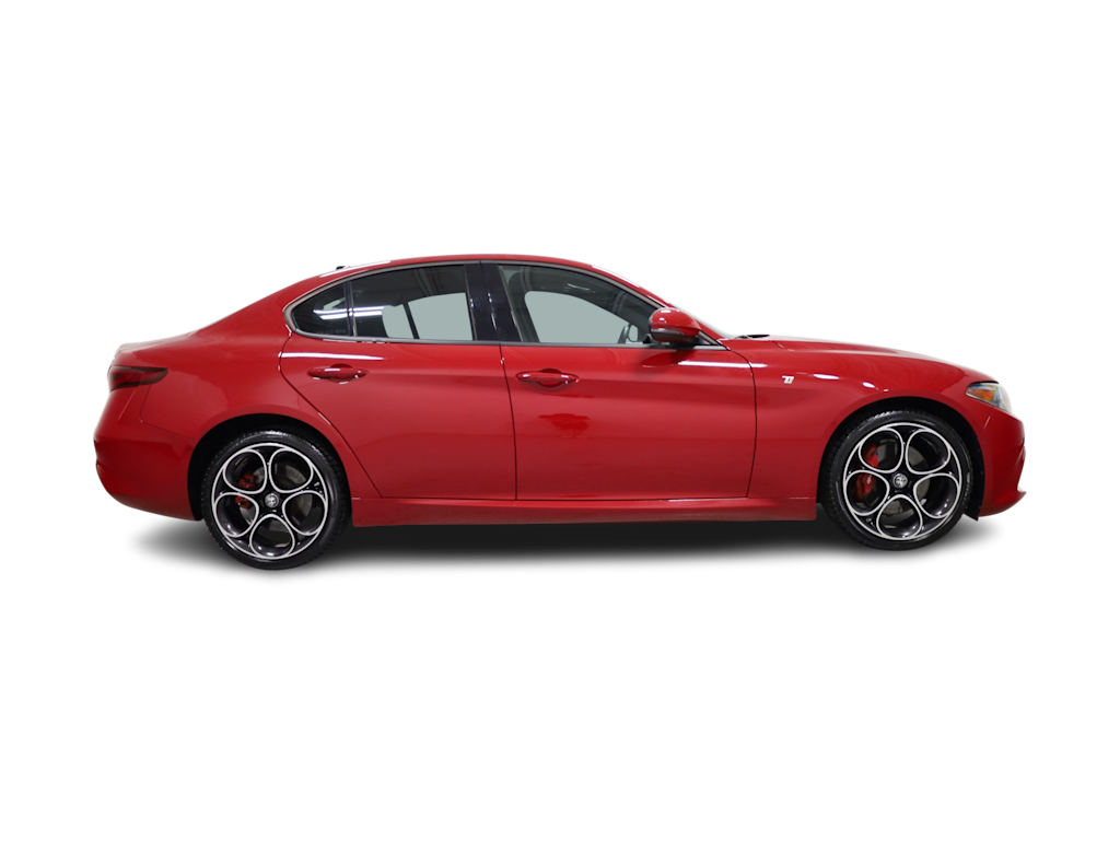 2022 Alfa Romeo Giulia Ti 22