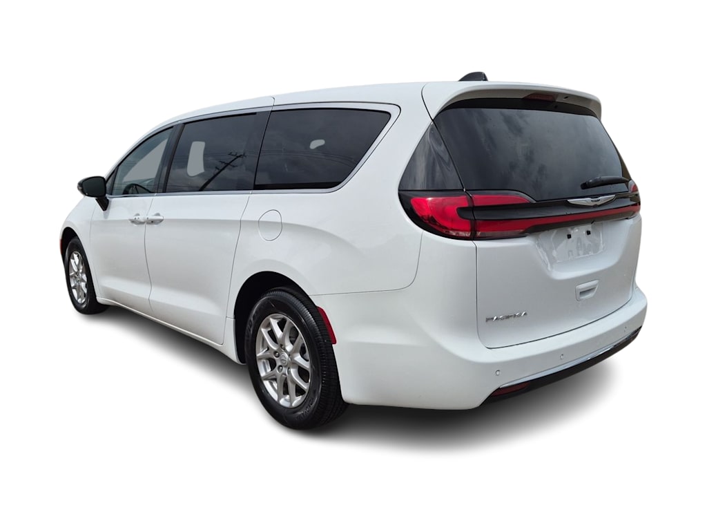 Thumbnail: 2025 Chrysler Pacifica - 4