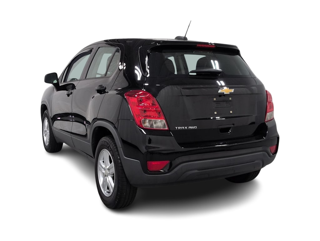 Thumbnail: 2017 Chevrolet Trax - 4