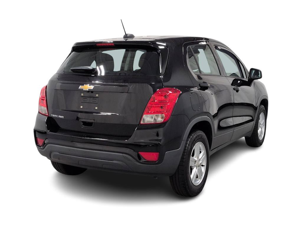 Thumbnail: 2017 Chevrolet Trax - 24
