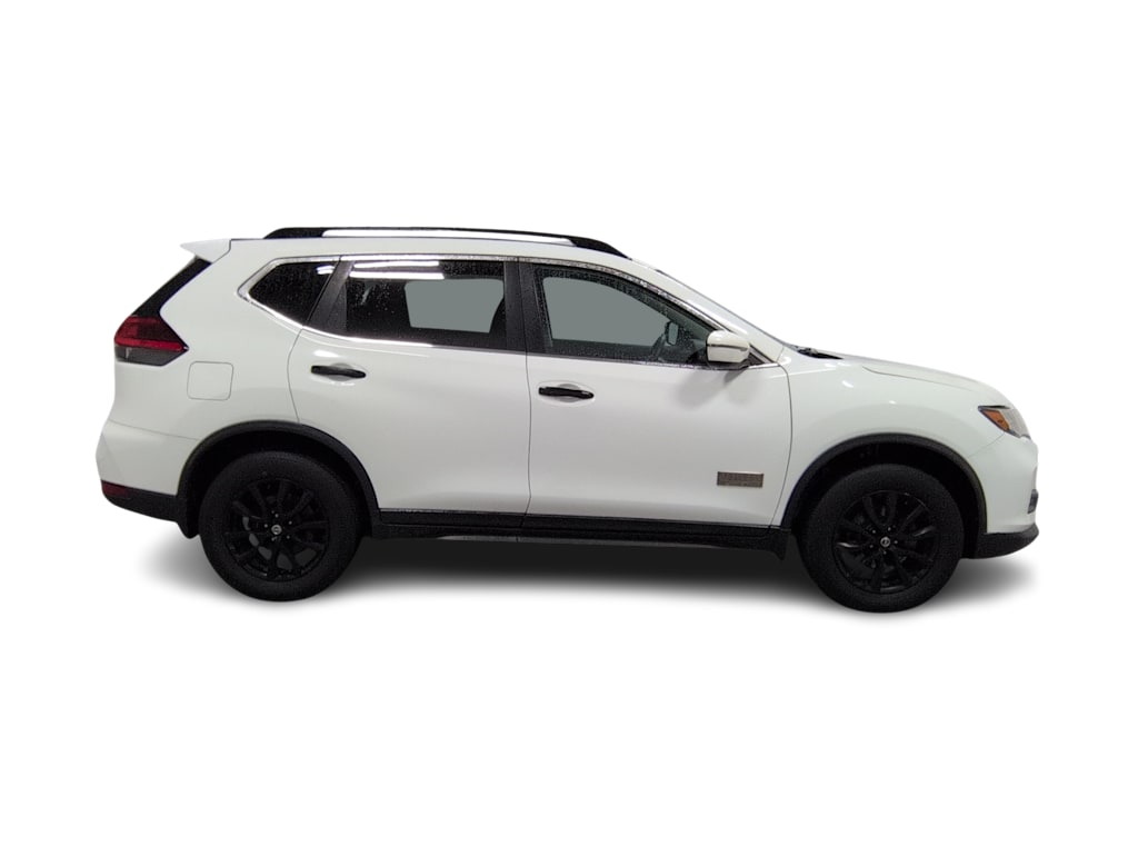 Thumbnail: 2017 Nissan Rogue - 24