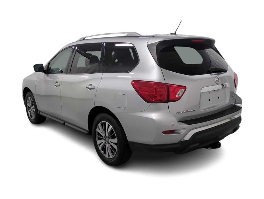 Thumbnail: 2018 Nissan Pathfinder - 4