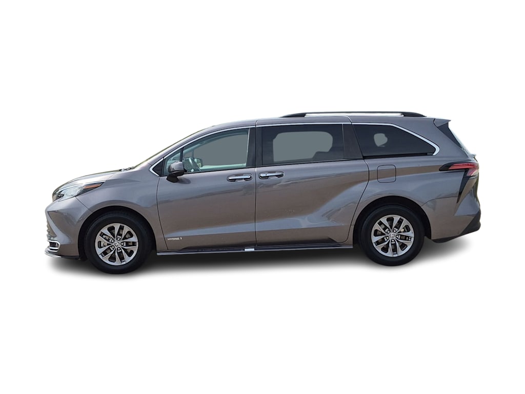 Thumbnail: 2021 Toyota Sienna - 23