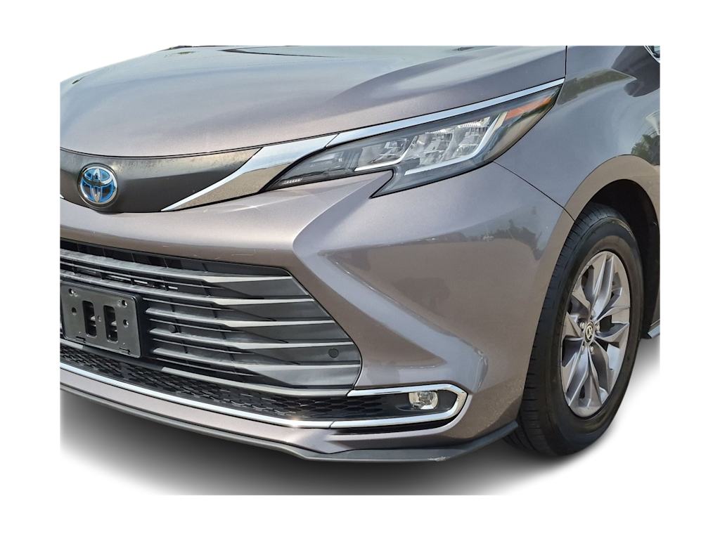 Thumbnail: 2021 Toyota Sienna - 30