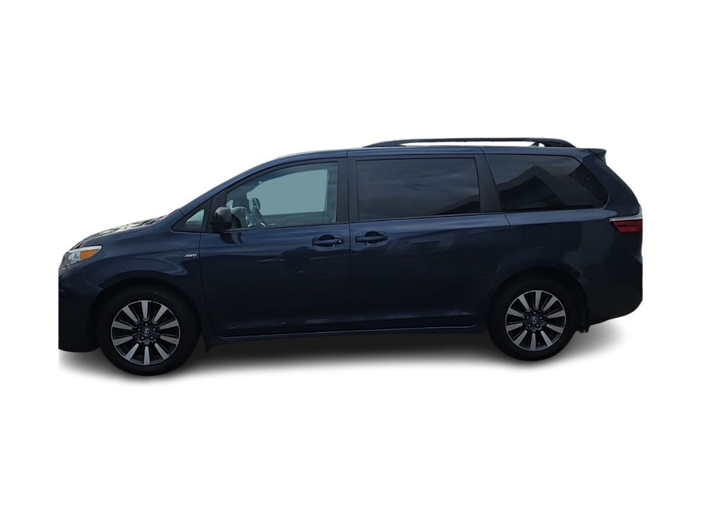 Thumbnail: 2018 Toyota Sienna - 2