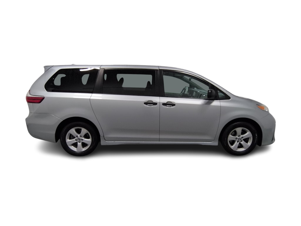 Thumbnail: 2019 Toyota Sienna - 23