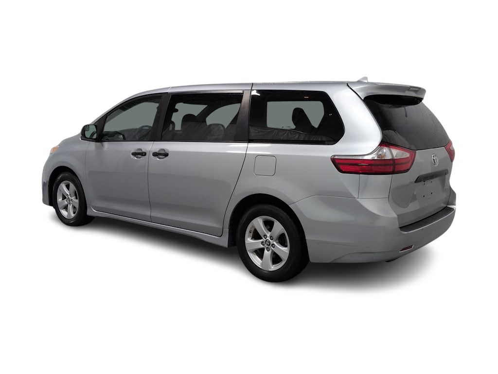 Thumbnail: 2019 Toyota Sienna - 4